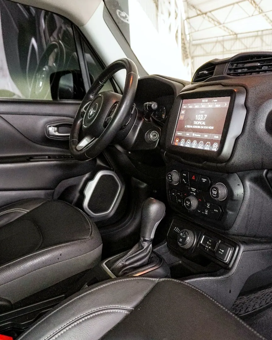 Jeep Renegade 2020 branco, foto 7 de 8