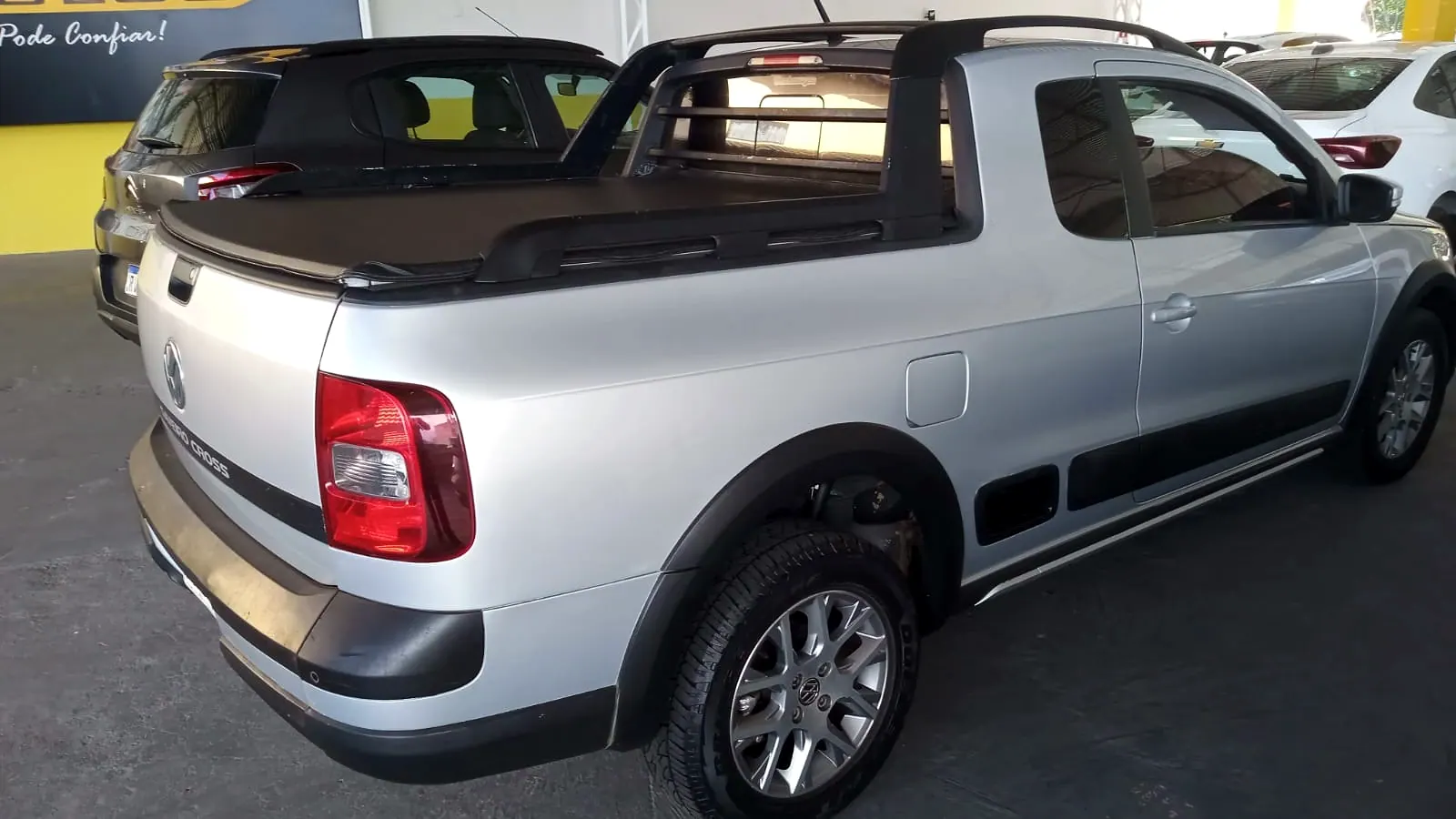 Volkswagen Saveiro 2015 prata, foto 2 de 7