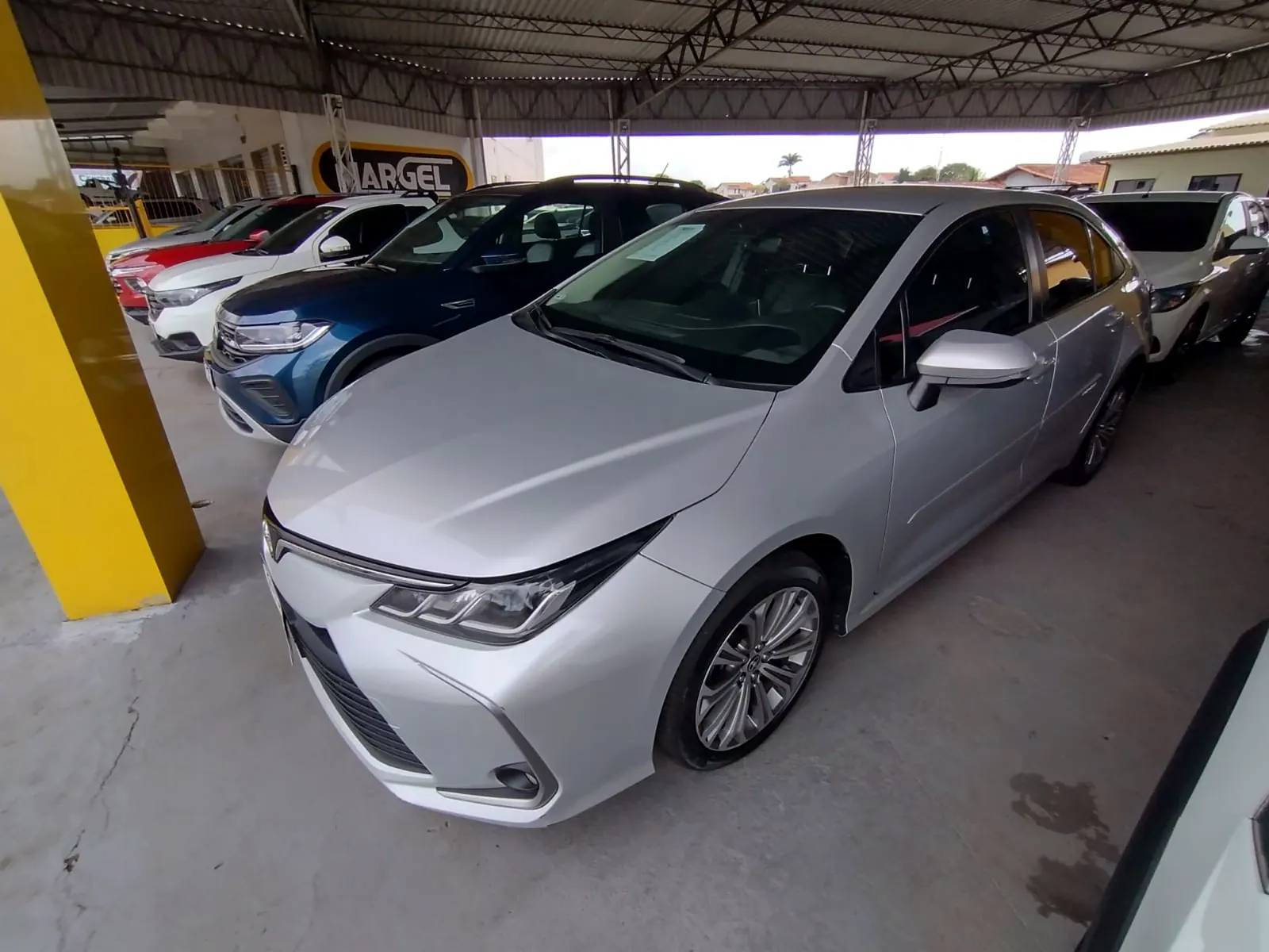Toyota Corolla 2021 prata, foto 1 de 8