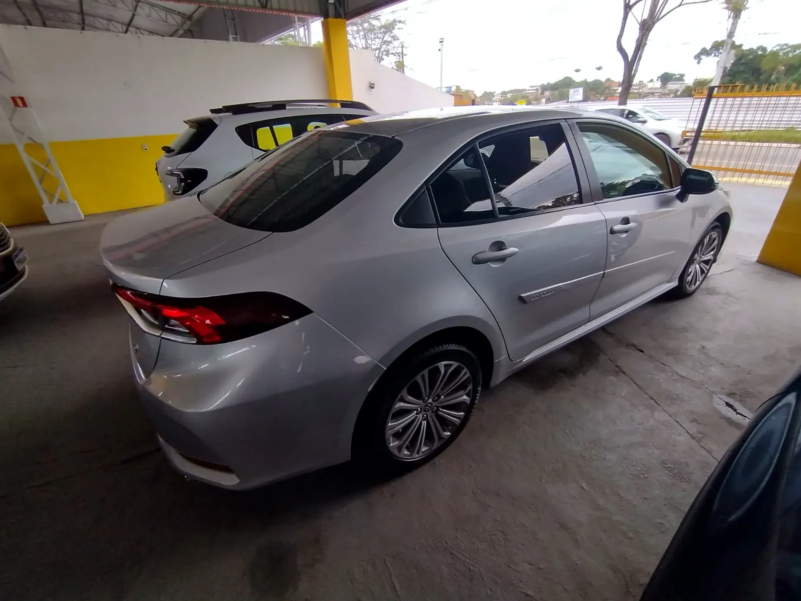 Toyota Corolla 2021 prata, foto 6 de 8