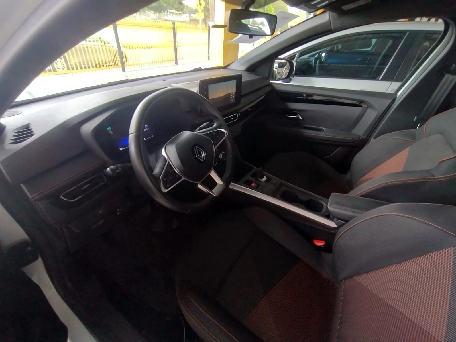 Renault Kardian 2025 branco, foto 4 de 8