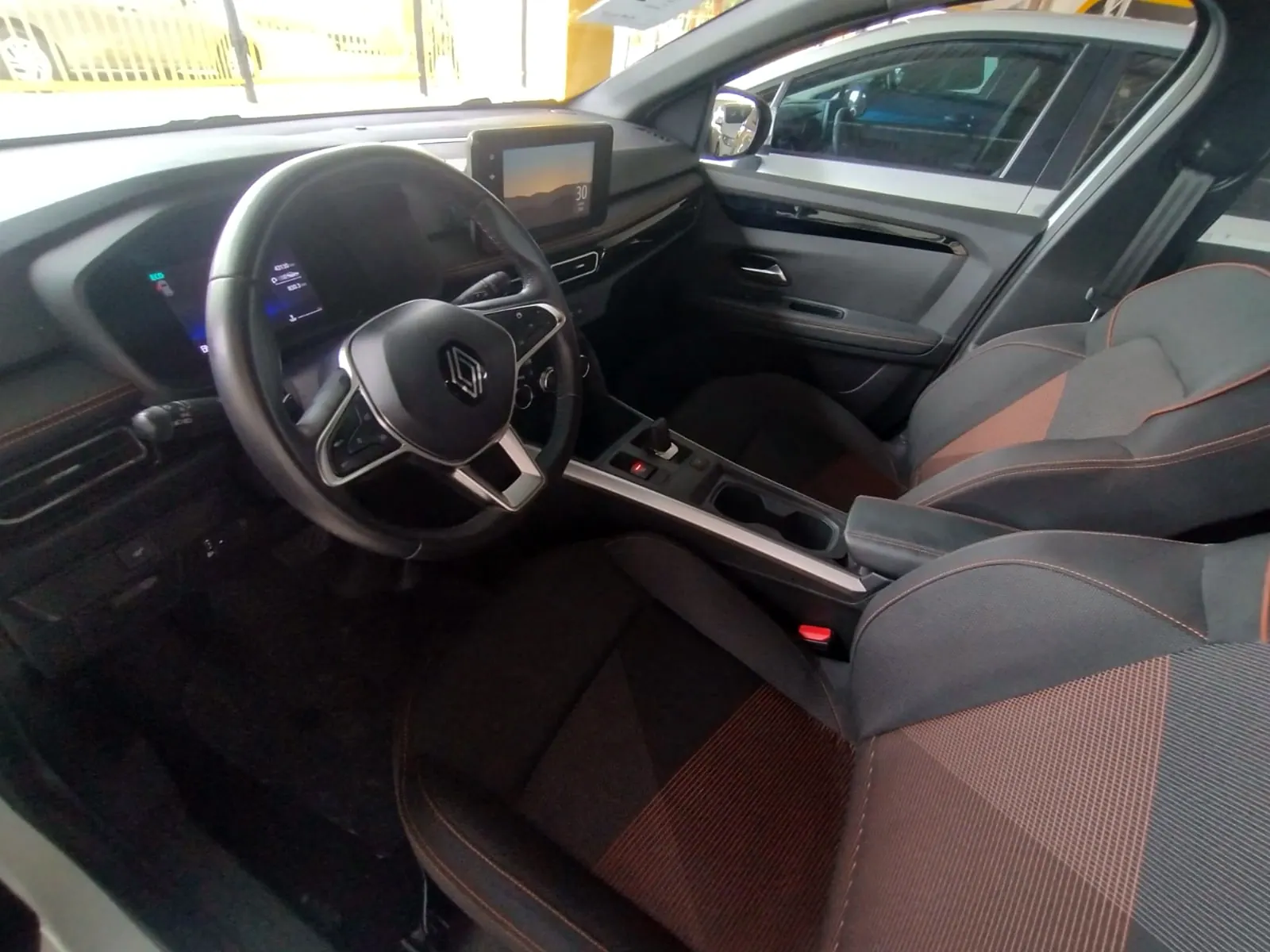 Renault Kardian 2025 branco, foto 5 de 8