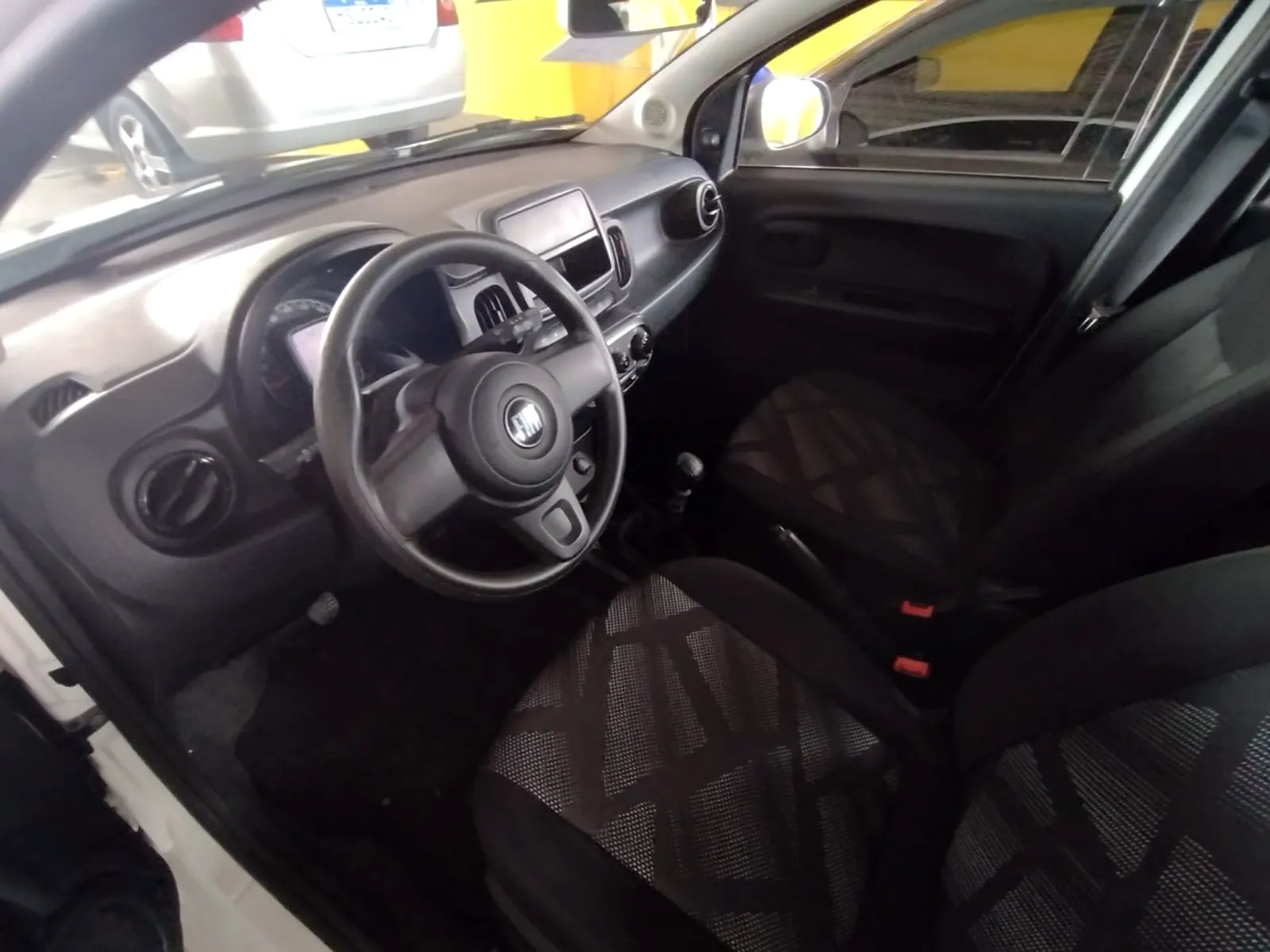 Fiat Mobi 2024 branco, foto 4 de 7