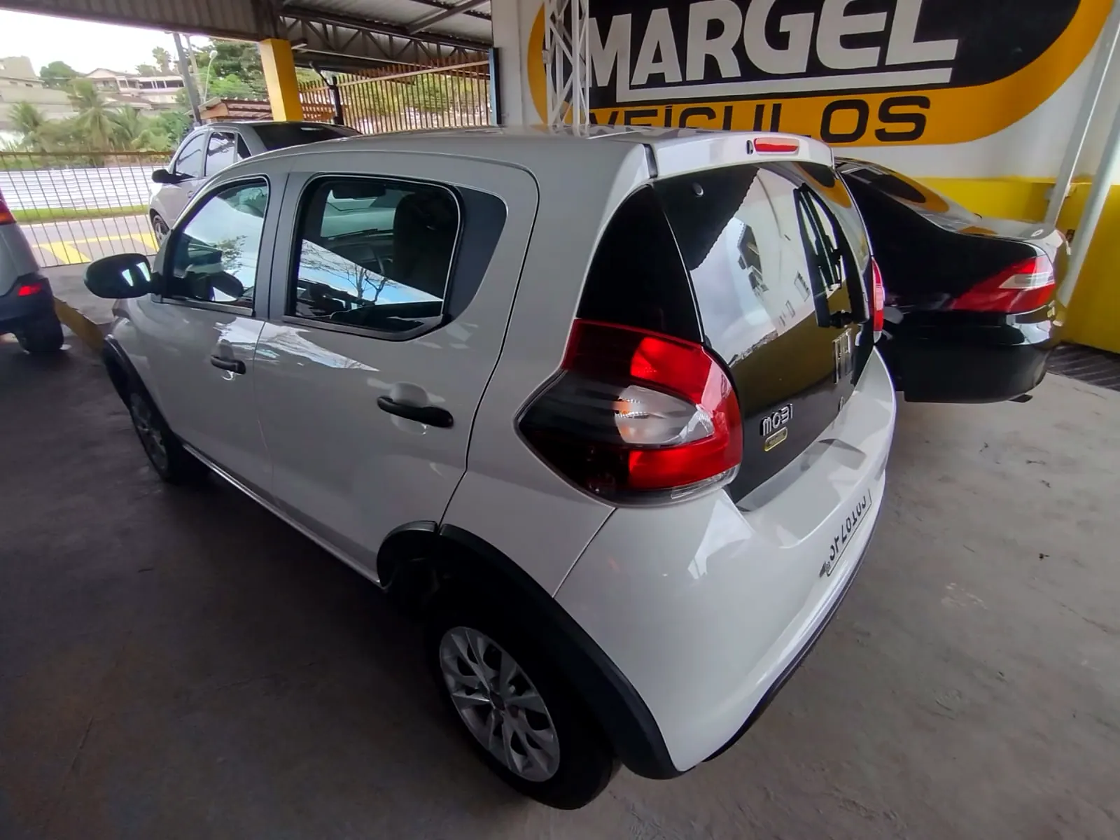 Fiat Mobi 2024 branco, foto 6 de 7