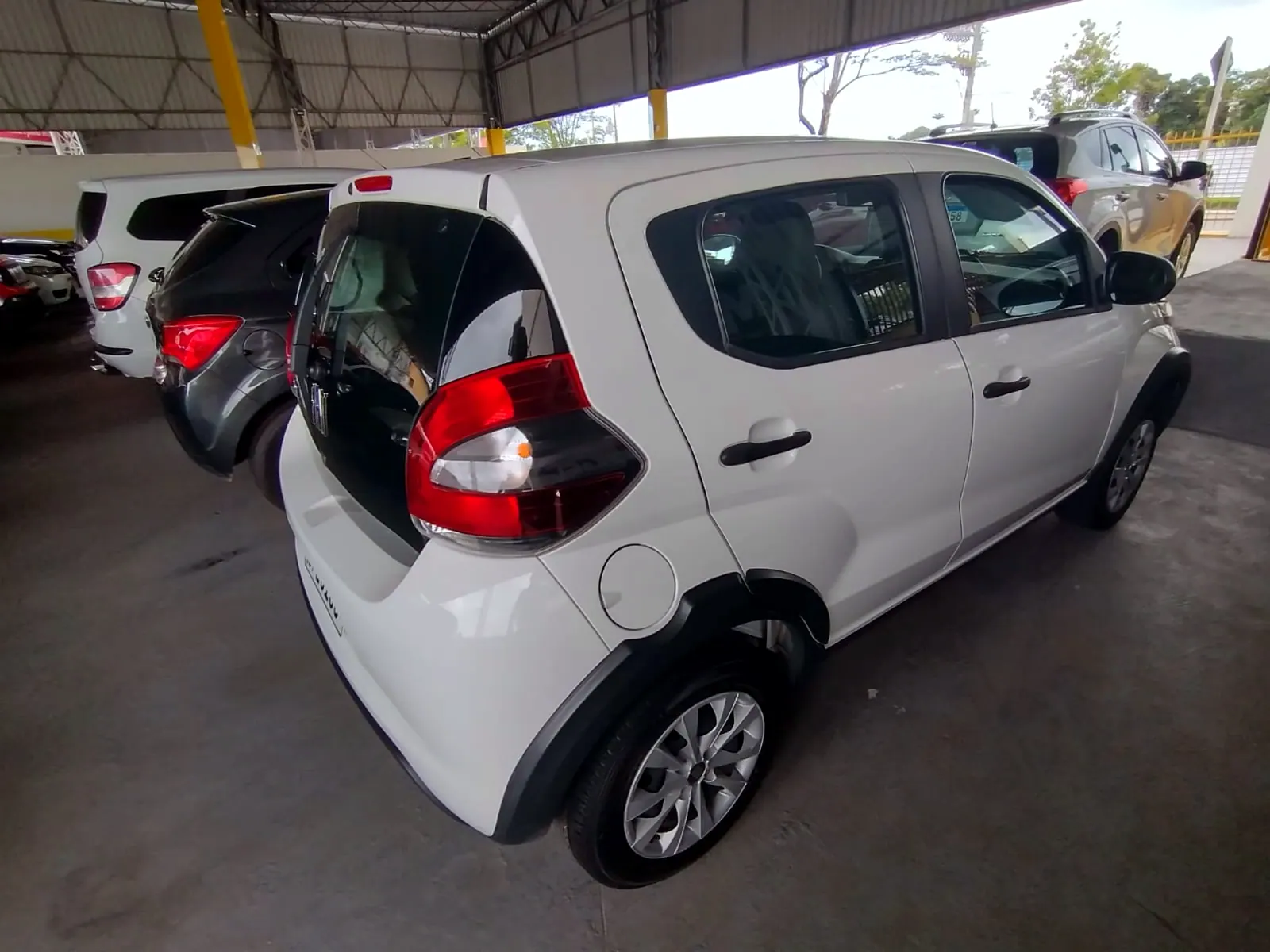 Fiat Mobi 2024 branco, foto 7 de 7