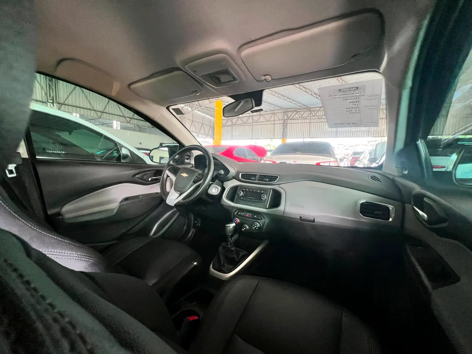 Chevrolet Onix 2019 cinza, foto 2 de 6