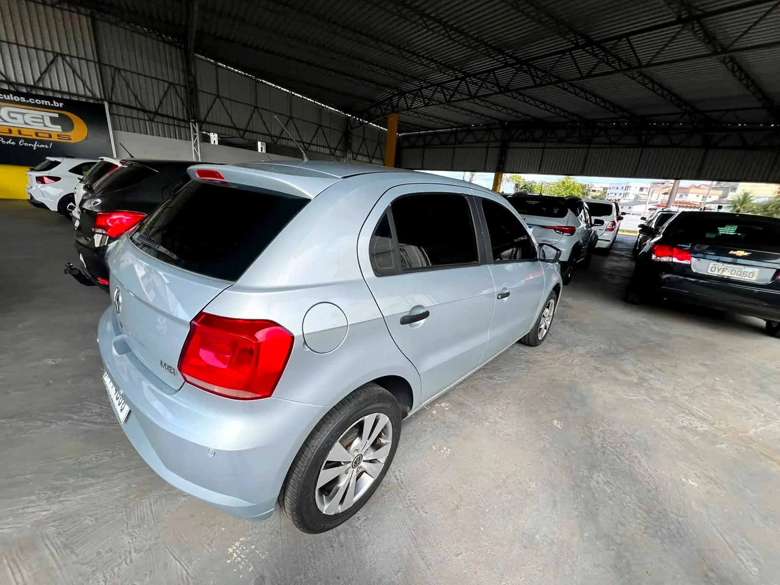Volkswagen Gol 2017 prata, foto 5 de 6