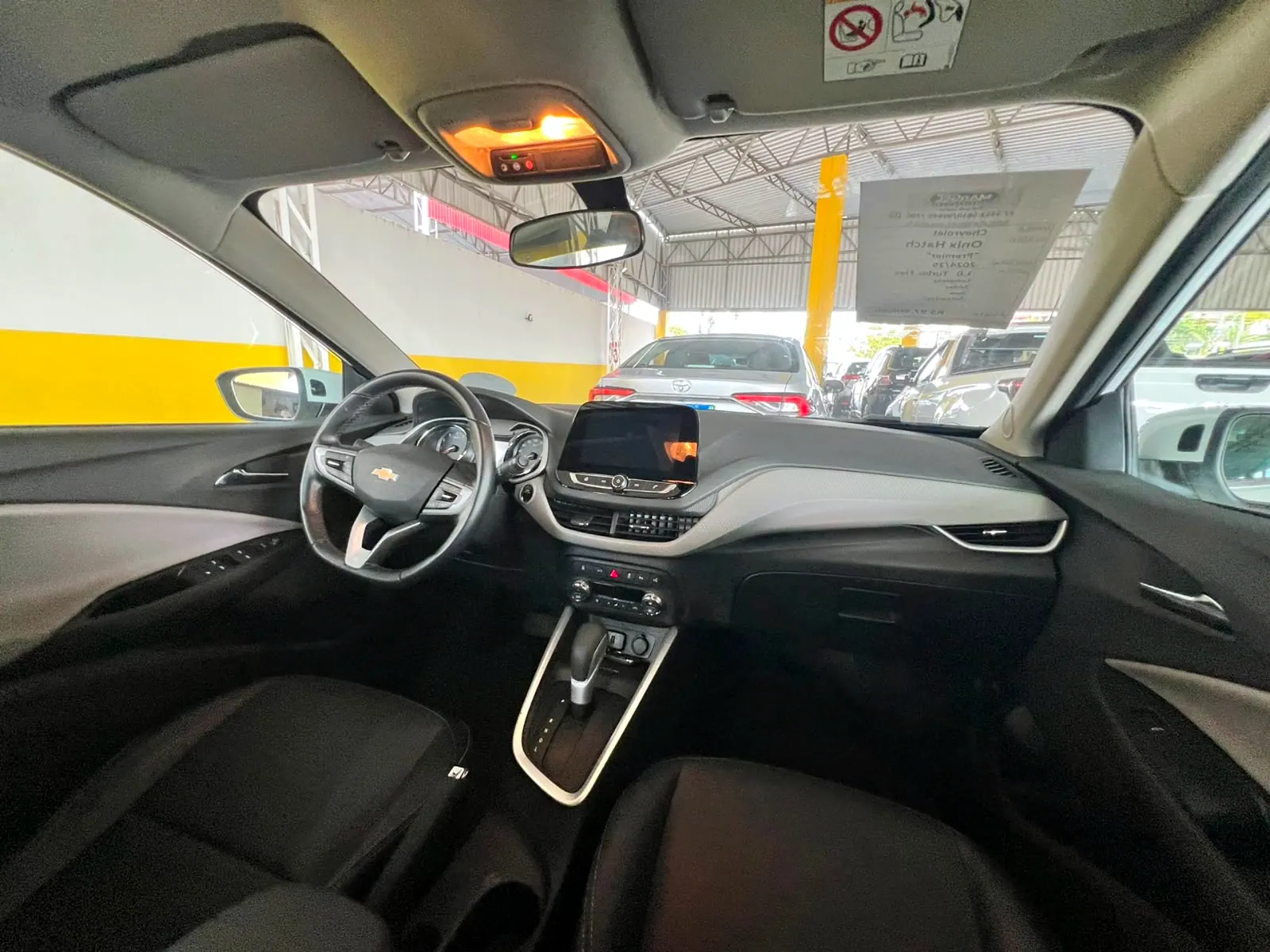 Chevrolet Onix 2025 branco, foto 5 de 6