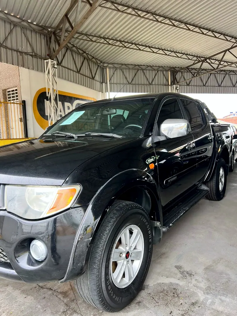 Mitsubishi L200 Triton 2008 preto, foto 1 de 6