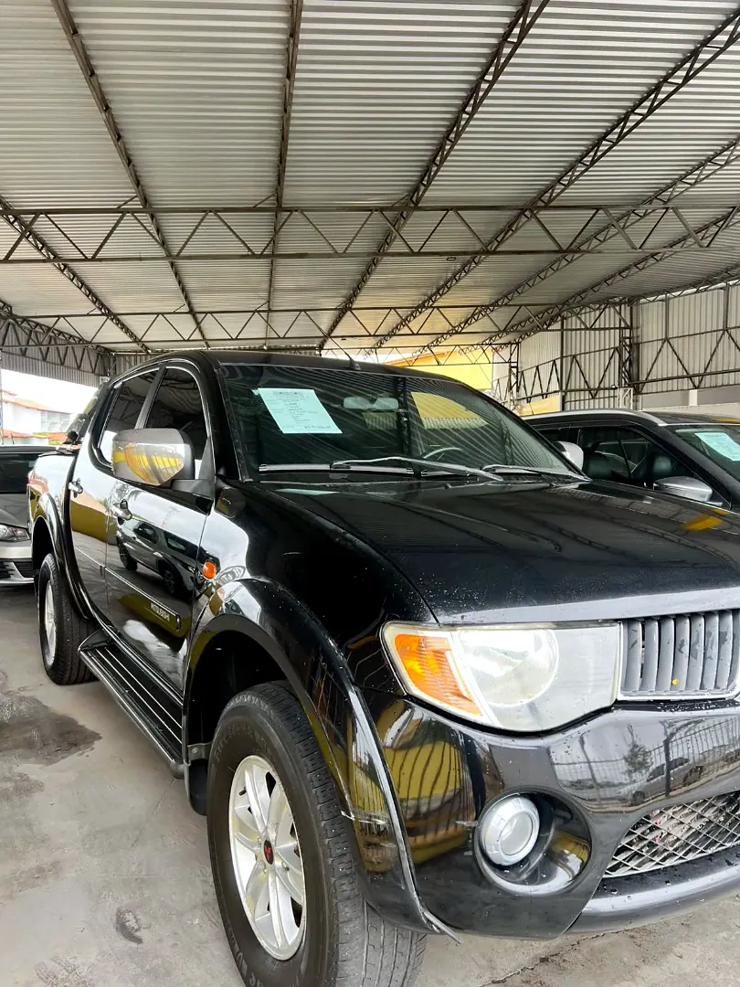 Mitsubishi L200 Triton 2008 preto, foto 5 de 6