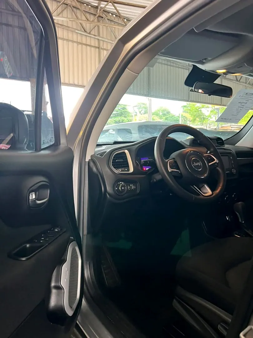 Jeep Renegade 2020 prata, foto 3 de 6