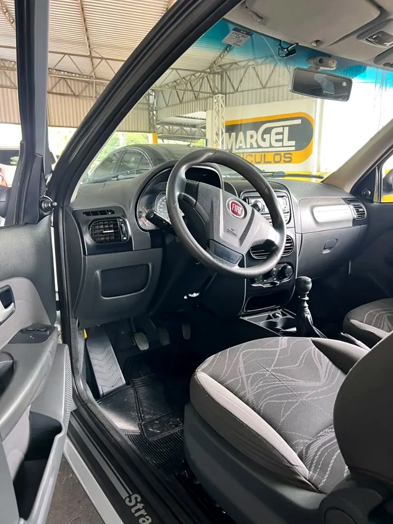 Fiat Strada 2015 prata, foto 4 de 6