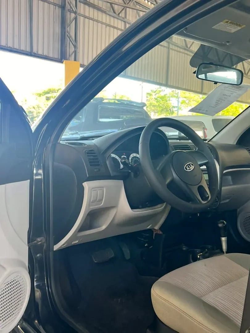 Kia Picanto 2011 preto, foto 3 de 6