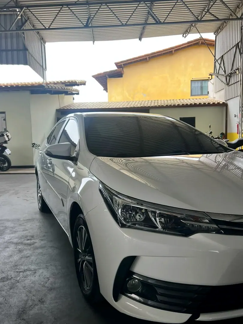 Toyota Corolla 2018 branco, foto 1 de 6
