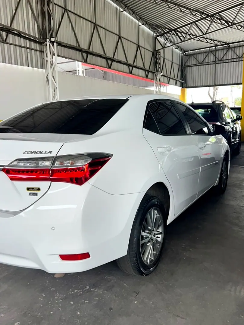 Toyota Corolla 2018 branco, foto 4 de 6