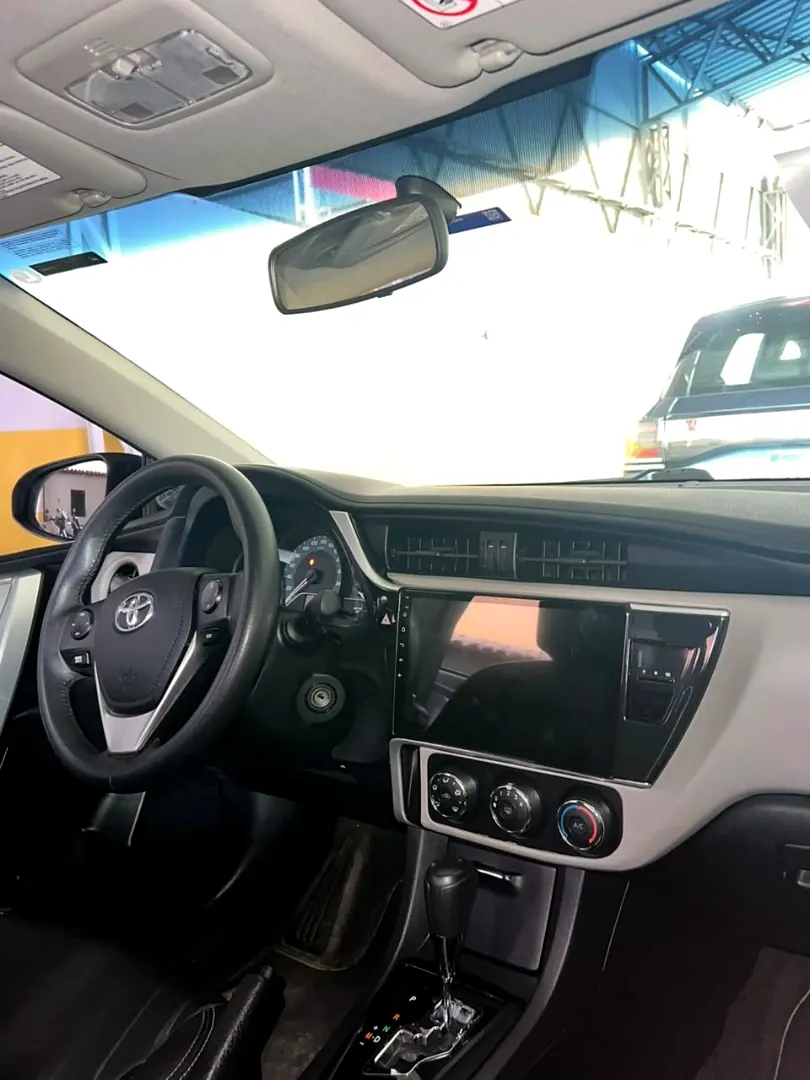 Toyota Corolla 2018 branco, foto 6 de 6