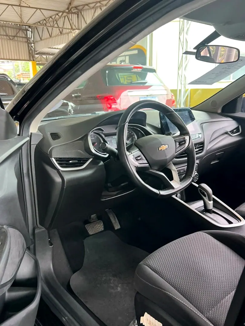 Chevrolet Onix 2024 preto, foto 2 de 6