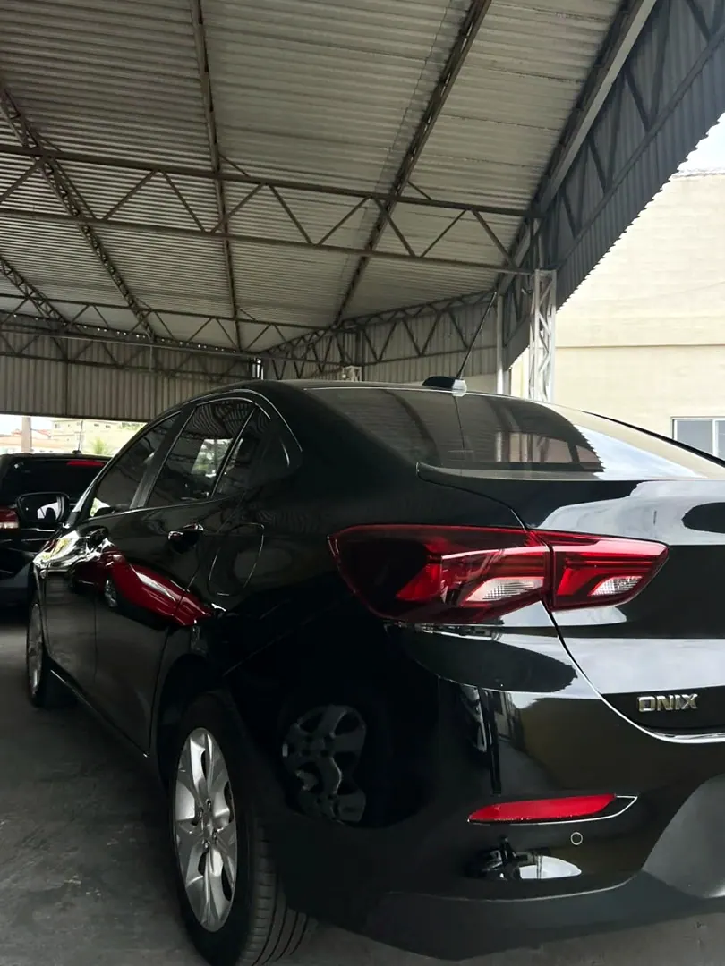 Chevrolet Onix 2024 preto, foto 3 de 6
