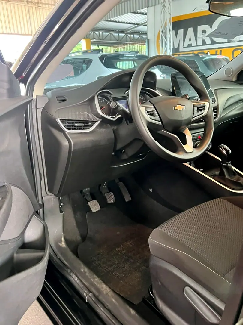 Chevrolet Onix 2025 preto, foto 5 de 6