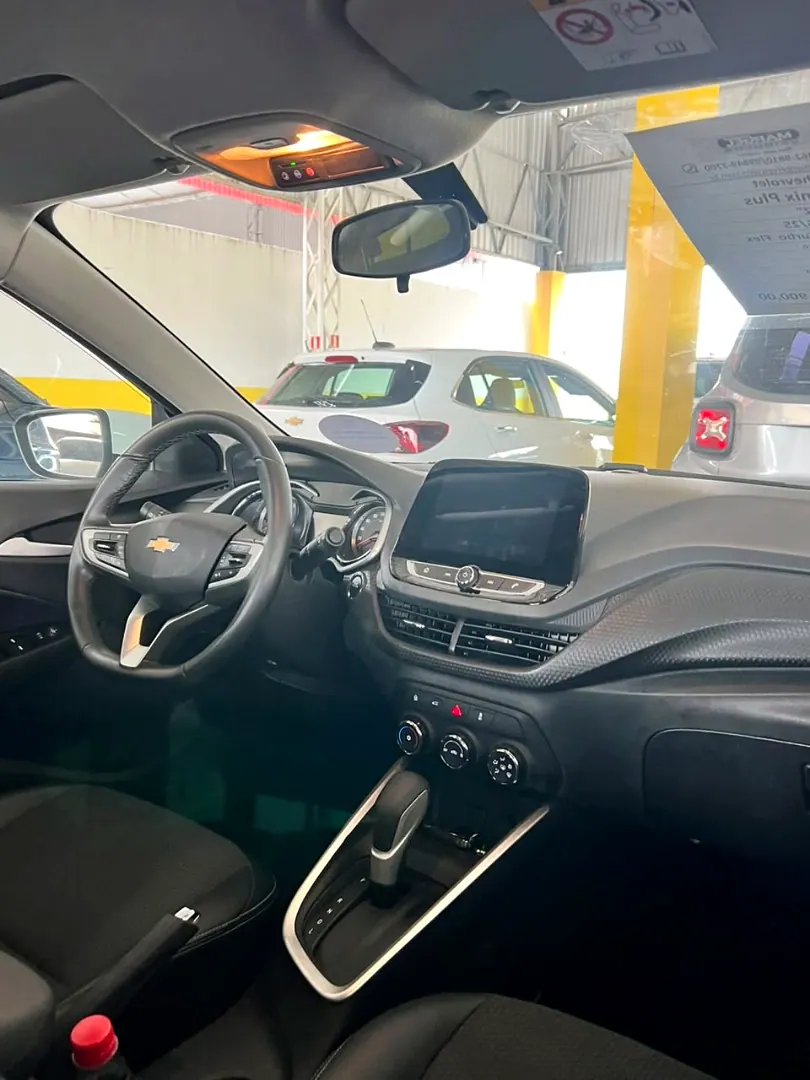 Chevrolet Onix 2025 branco, foto 3 de 6