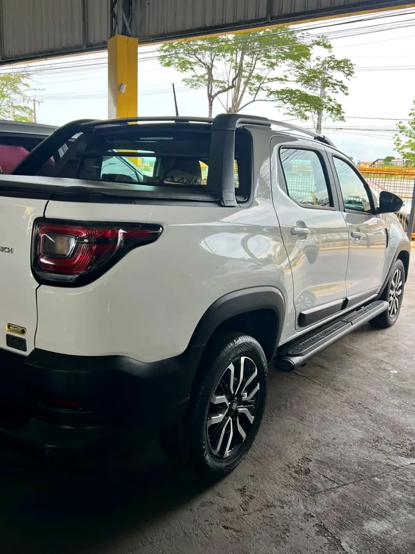 Fiat Strada 2024 branco, foto 1 de 6