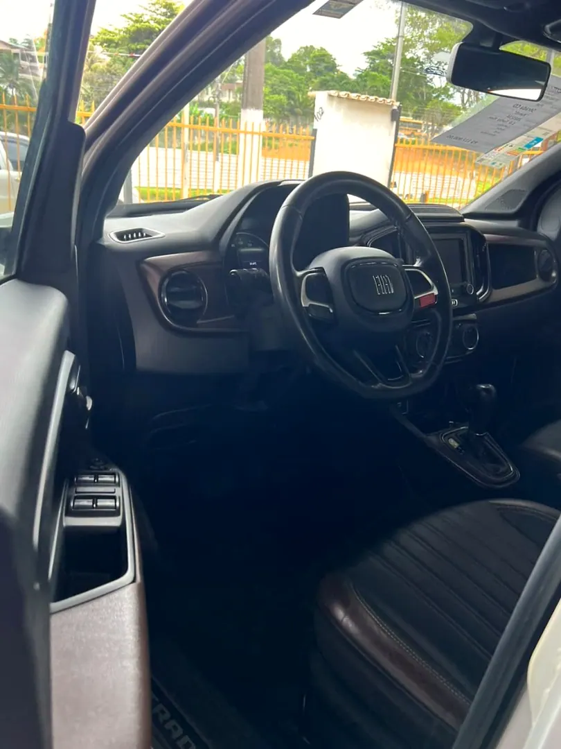 Fiat Strada 2024 branco, foto 2 de 6