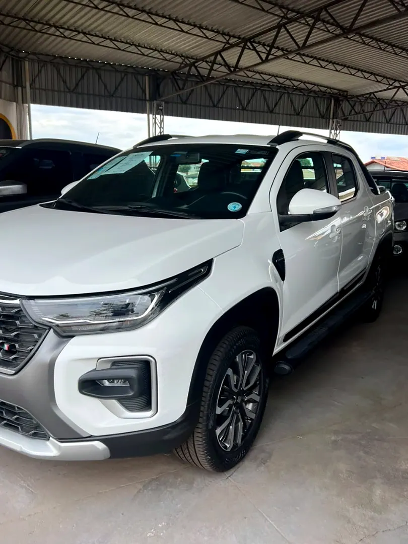 Fiat Strada 2024 branco, foto 5 de 6