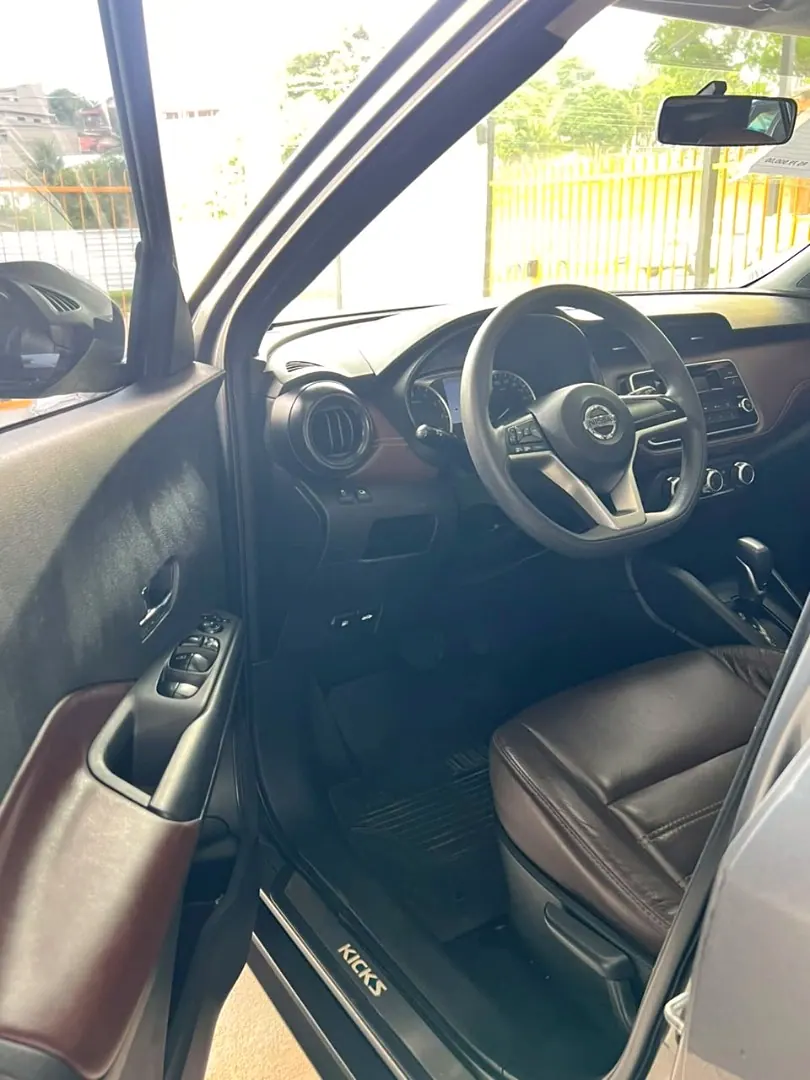 Nissan Kicks 2018 cinza, foto 3 de 6